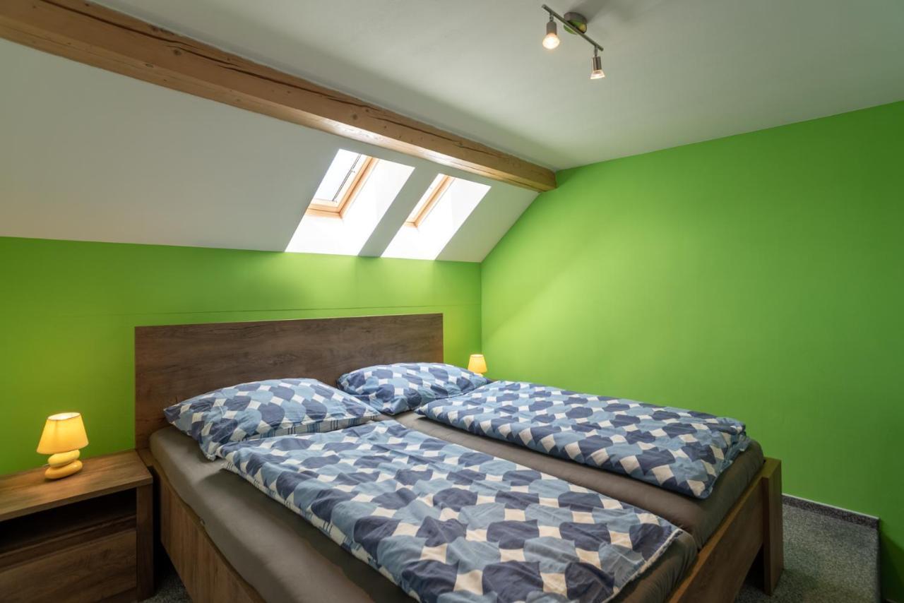 Saeli Apartments ミクロフ エクステリア 写真