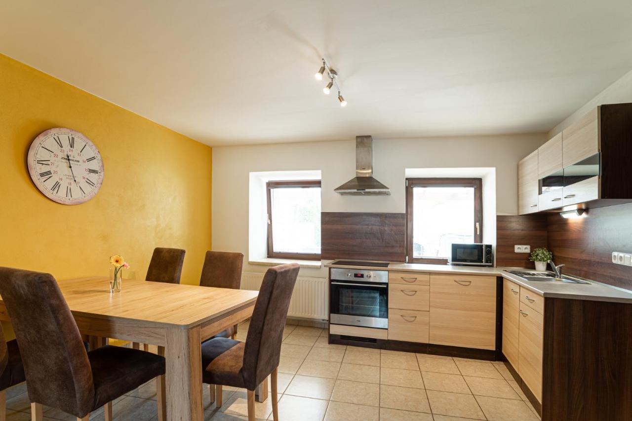 Saeli Apartments ミクロフ エクステリア 写真